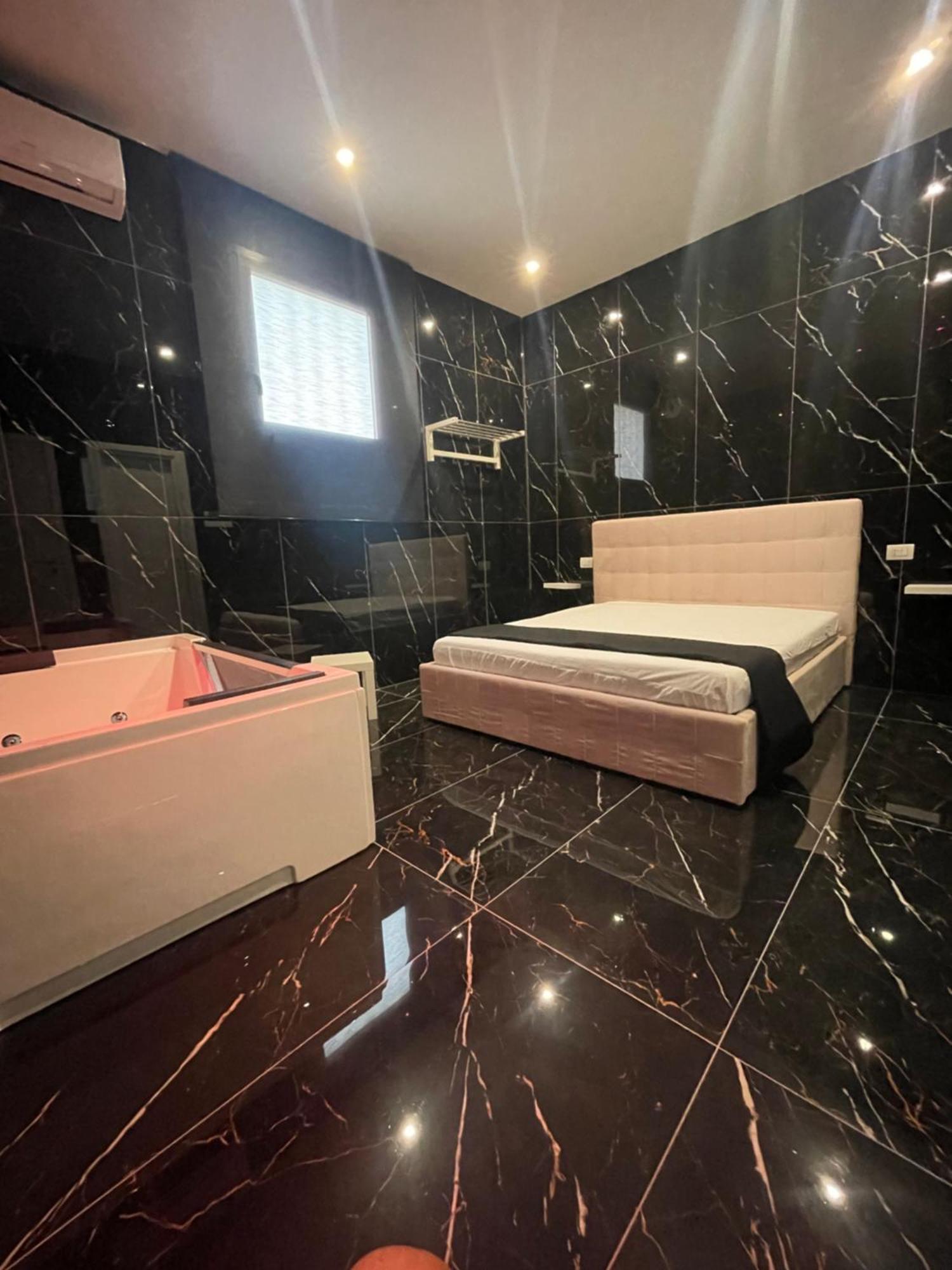 Life Hotel Casalnuovo Di Napoli Esterno foto